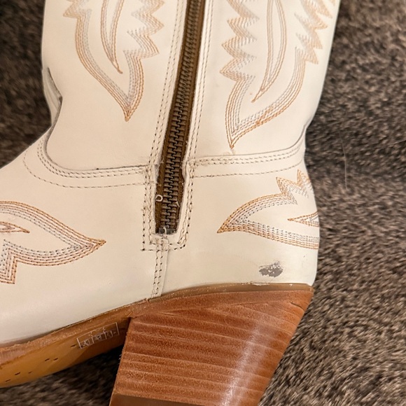 Ariat Women's Casanova Tan and Cream Heeled Boots Size 6.5 - Picture 5 of 6